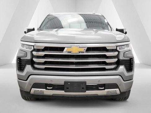 Used 2023 Chevrolet Silverado 1500 High Country w/ Technology Package AWD/4WD image 2