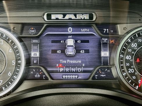 Used 2020 RAM 1500 Laramie w/ Off Road Group AWD/4WD image 18