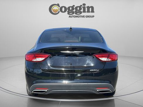 Used 2015 Chrysler 200 S w/ Comfort Group image 5