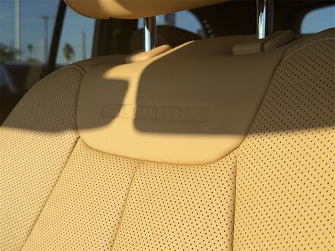 New 2025 Jeep Grand Cherokee L Summit w/ Obsidian Package image 16