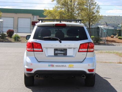 Used 2012 Dodge Journey SXT w/ Popular Equipment Group FWD image 4