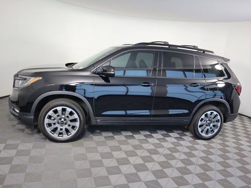 Certified 2024 Honda Passport Black Edition image 8
