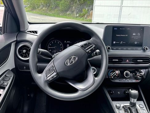 Used 2023 Hyundai Kona SEL AWD/4WD image 17