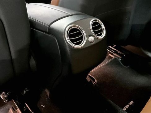 Used 2023 Mercedes-Benz GLC 300 4MATIC Coupe image 24