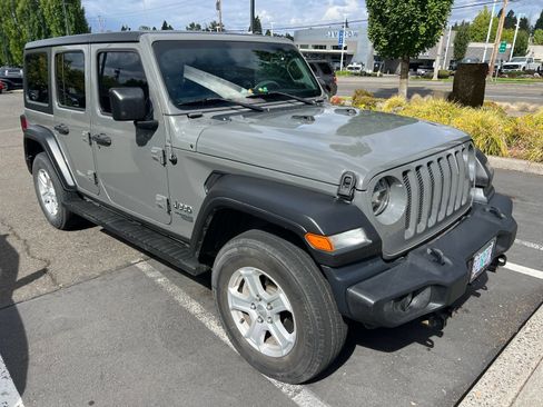 Used 2020 Jeep Wrangler Unlimited Sport S AWD/4WD image 3