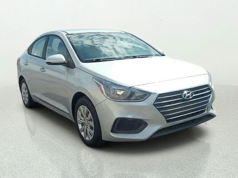 Used 2020 Hyundai Accent SE FWD image 1