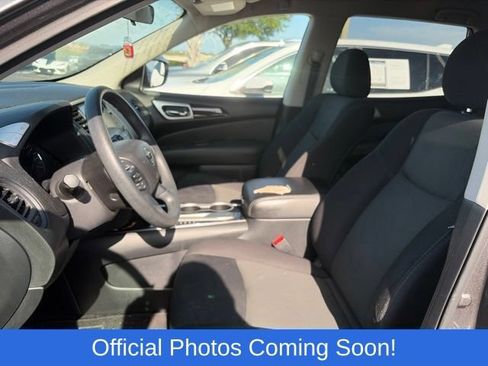 Used 2019 Nissan Pathfinder S FWD image 4