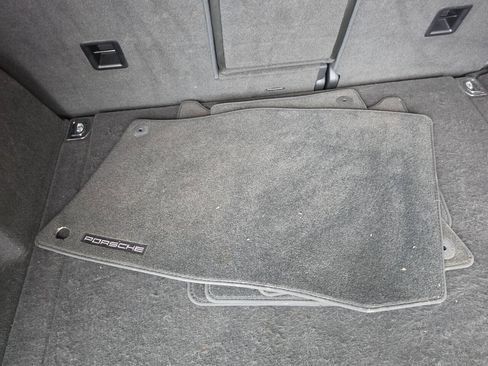 Used 2011 Porsche Cayenne Turbo AWD/4WD image 32