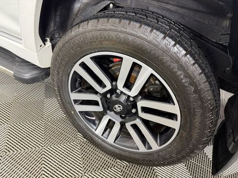 Used 2022 Toyota 4Runner Limited image 10