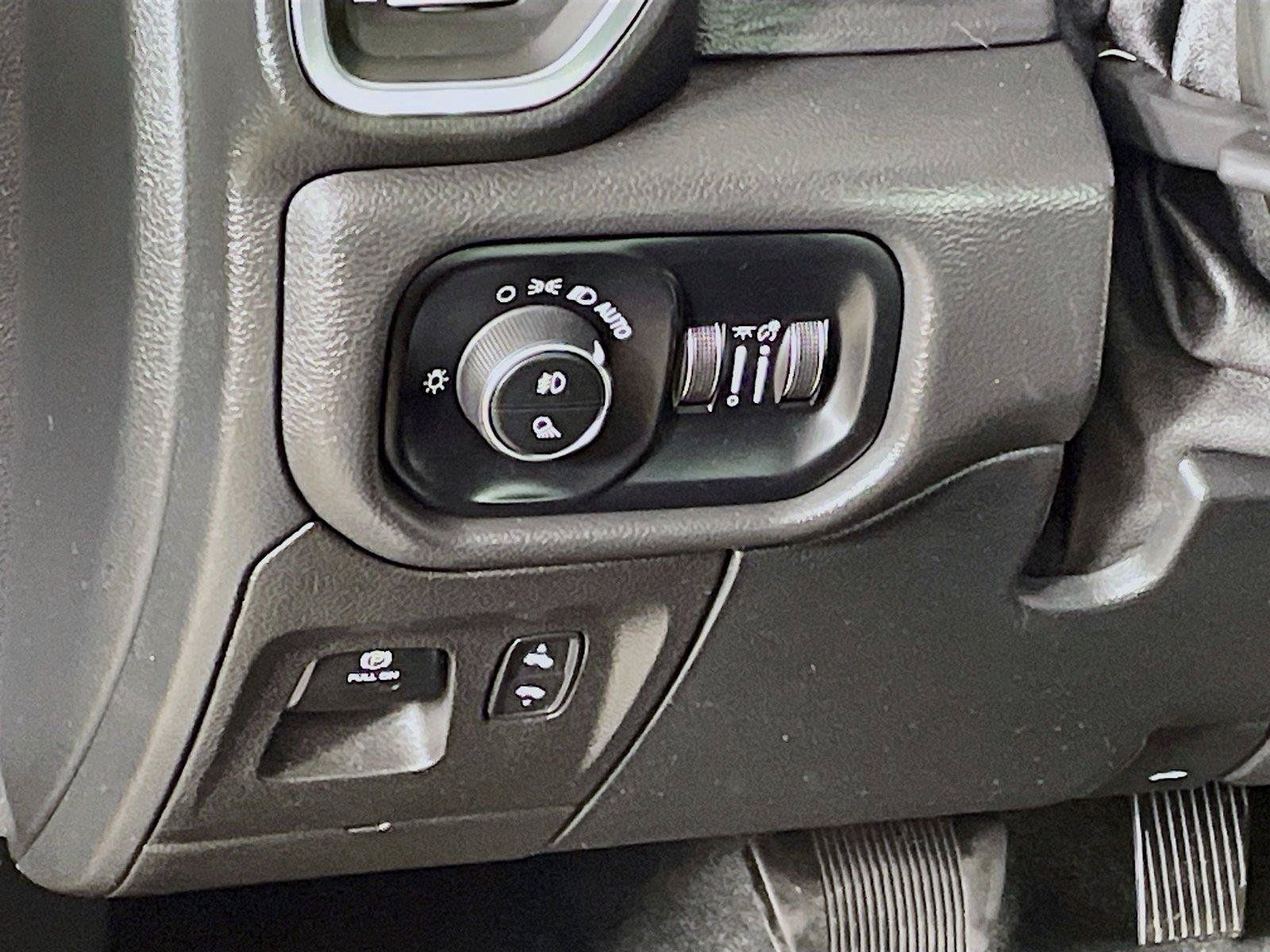 Used 2021 RAM 1500 Laramie AWD/4WD image 10