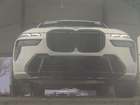 Used 2025 BMW X7 xDrive40i w/ M Sport Package image 7