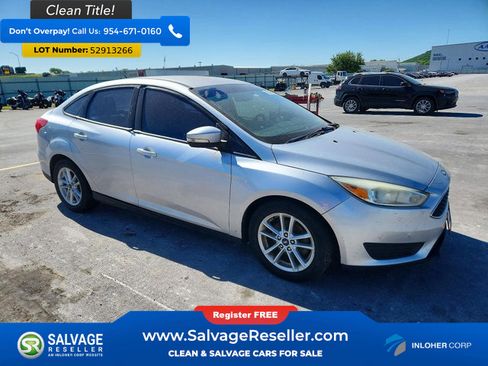 Used 2016 Ford Focus SE FWD image 5