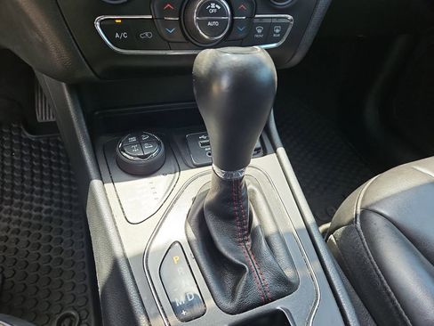 Used 2019 Jeep Cherokee Trailhawk w/ Cold Weather Group image 24