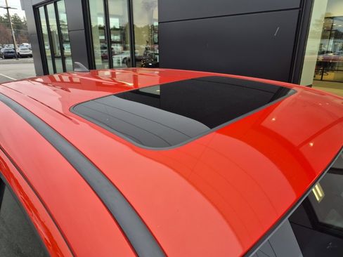 Used 2017 Toyota Tacoma TRD Sport image 9