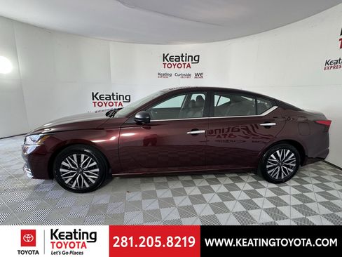 Used 2025 Nissan Altima 2.5 SV image 7