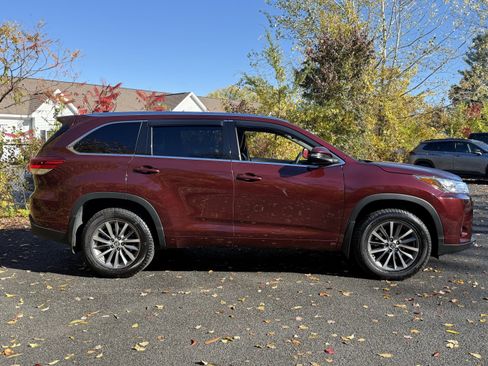 Used 2017 Toyota Highlander XLE image 13
