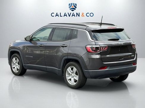 Used 2022 Jeep Compass Latitude image 3