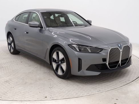 Certified 2025 BMW i4 eDrive40 w/ Premium Package image 7