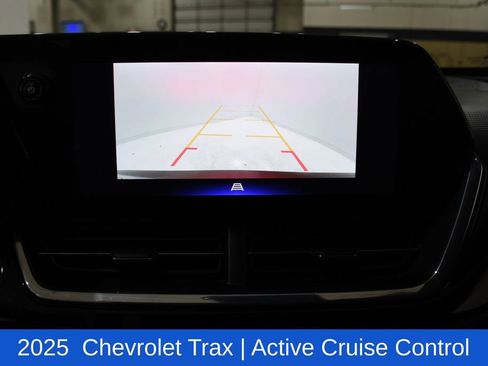 Used 2025 Chevrolet Trax RS image 17