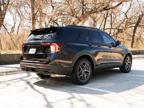 Used 2026 Ford Explorer ST image 9