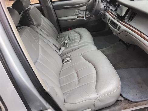 Used 1997 Lincoln Town Car Executive RWD image 16