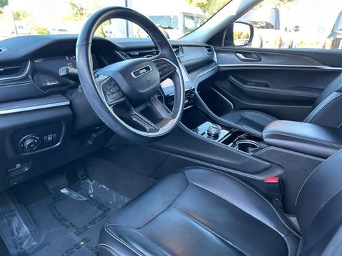 Used 2022 Jeep Grand Cherokee L Limited image 18