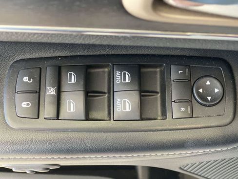 Used 2015 Jeep Grand Cherokee Limited w/ Luxury Group II AWD/4WD image 16