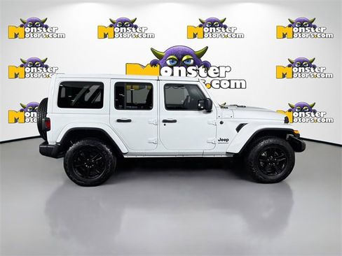 Used 2023 Jeep Wrangler Sahara image 4