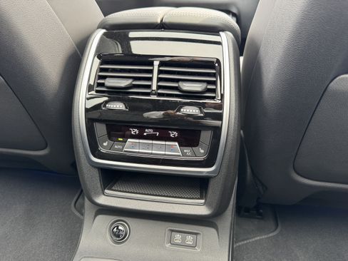 Used 2024 BMW X7 M60i w/ Executive Package AWD/4WD image 32