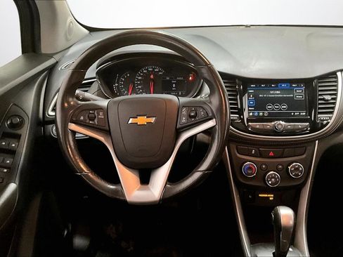 Used 2019 Chevrolet Trax LT w/ LT Convenience Package image 8