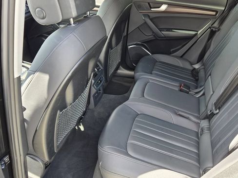 Used 2023 Audi Q5 2.0T Premium w/ Convenience Package AWD/4WD image 12