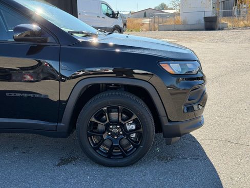 New 2026 Jeep Compass Latitude image 4