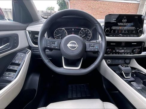 Used 2023 Nissan Rogue SL w/ SL Premium Package AWD/4WD image 5