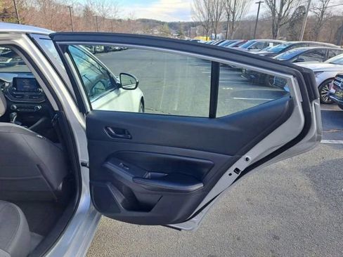Used 2024 Nissan Altima 2.5 SV FWD image 12