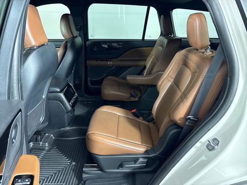 Used 2021 Lincoln Aviator Reserve w/ Equipment Group 201A RWD image 30