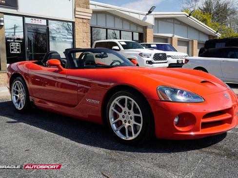 Used 2004 Dodge Viper SRT-10 image 10