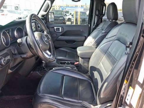 Used 2019 Jeep Wrangler Unlimited Sahara AWD/4WD image 12