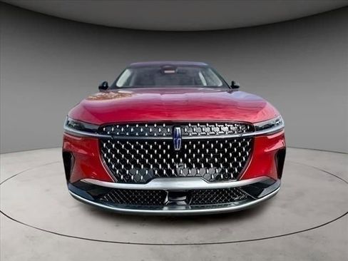 New 2024 Lincoln Nautilus Premier image 2