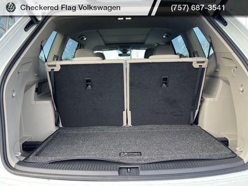 Used 2025 Volkswagen Atlas SE image 17