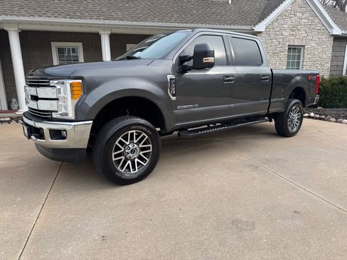 Used 2017 Ford F350 Lariat w/ Lariat Ultimate Package image 2