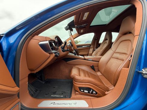 Used 2018 Porsche Panamera 4 image 2