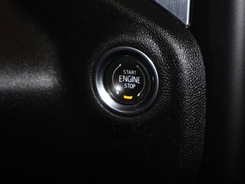 Used 2020 GMC Sierra 1500 SLE w/ SLE Value Package image 26