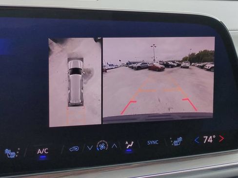 Used 2025 Chevrolet Suburban LT AWD/4WD image 24