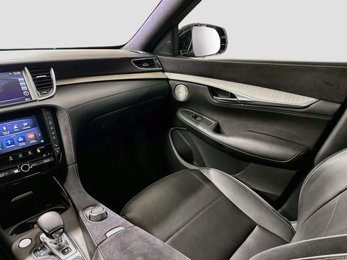 Used 2019 INFINITI QX50 Essential w/ Sensory Package FWD image 23