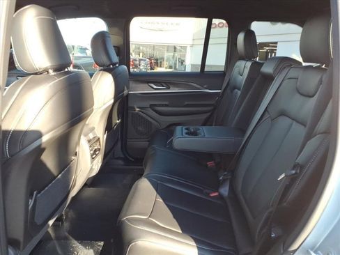 New 2025 Jeep Grand Cherokee Limited w/ Trailer Tow Package image 7