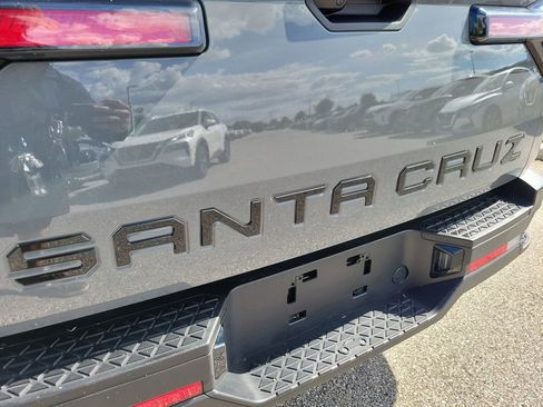 Used 2025 Hyundai Santa Cruz SEL FWD image 11