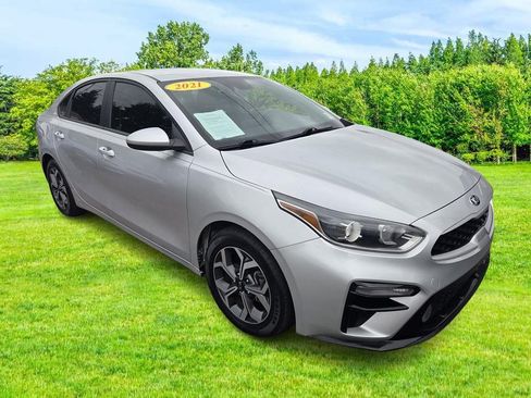 Used 2021 Kia Forte LXS FWD image 2