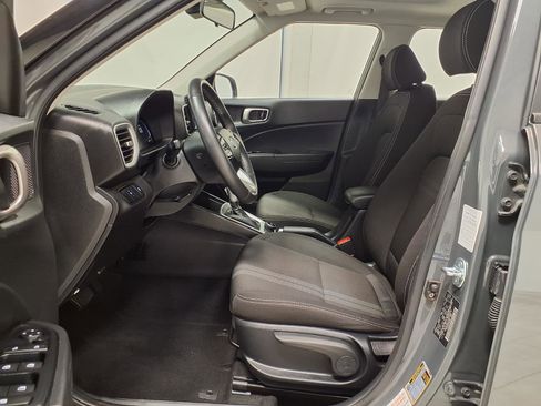 Used 2025 Hyundai Venue SEL FWD image 26