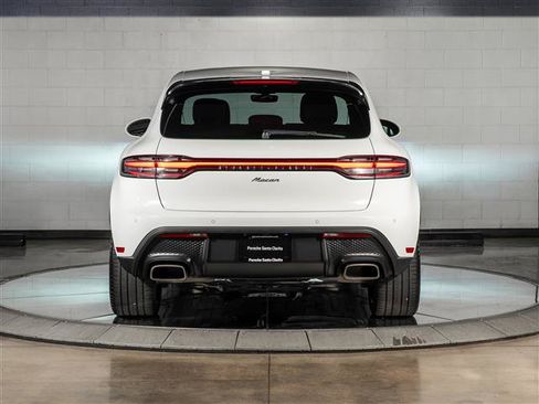 Used 2023 Porsche Macan AWD/4WD image 10