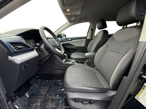 Used 2022 Volkswagen Taos SE image 9